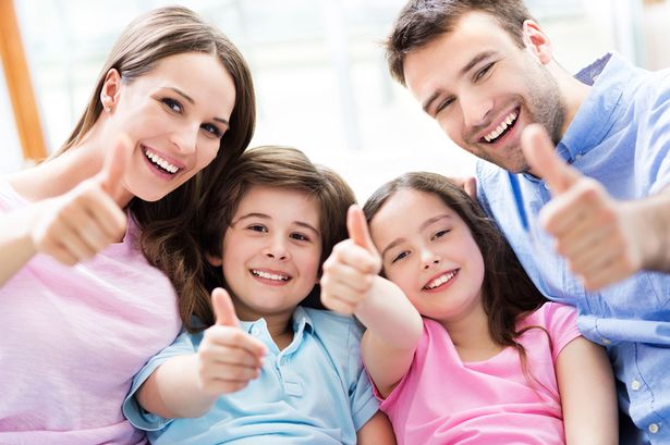 happy-Family-with-thumbs-up